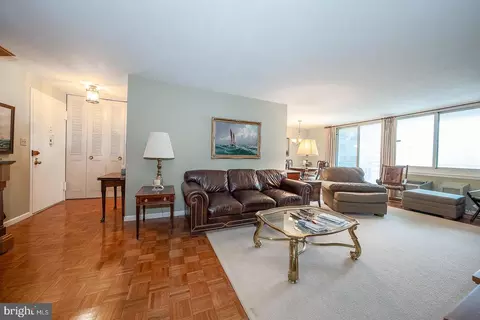1919 Chestnut St #2020, Philadelphia, PA 19103