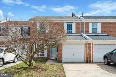 8410 Lyons Pl, Philadelphia, PA 19153