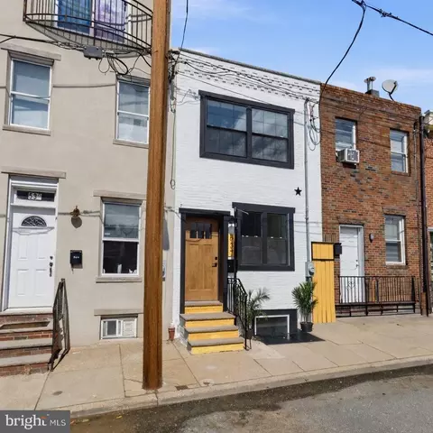 537 Titan St, Philadelphia, PA 19147