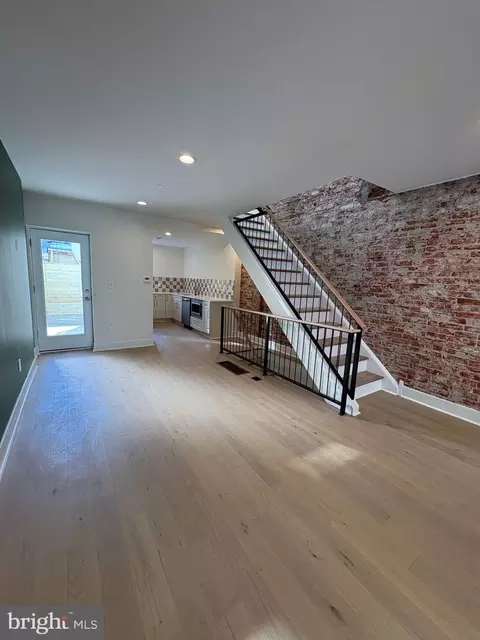 614 Mcclellan St, Philadelphia, PA 19148