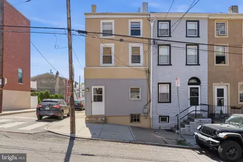 147 Green Ln, Philadelphia, PA 19127