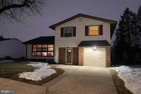 1036 Camas Dr, Philadelphia, PA 19115