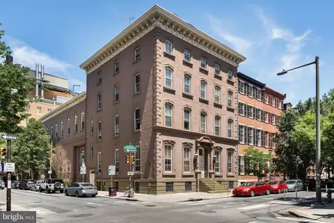 1035 Spruce St #106, Philadelphia, PA 19107