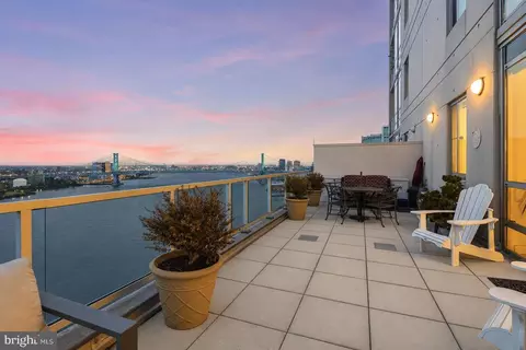 901 N Penn St #R2301, Philadelphia, PA 19123