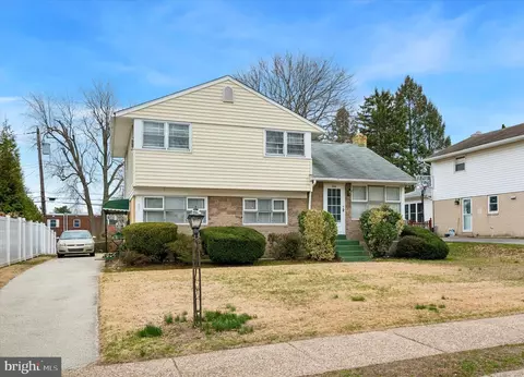 584 Paoli Ave, Philadelphia, PA 19128