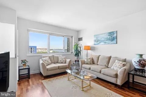 901 N Penn St #F706, Philadelphia, PA 19123
