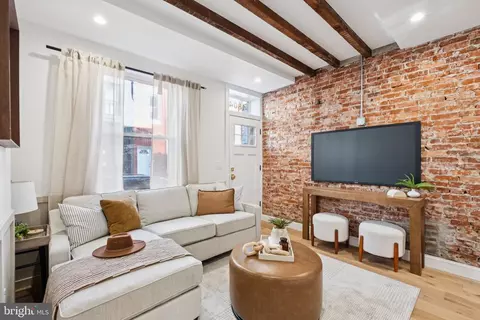 1804 Waterloo St, Philadelphia, PA 19122