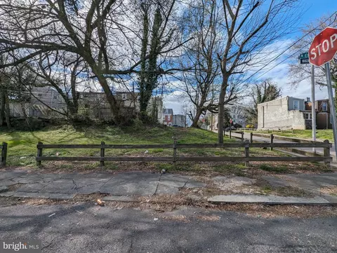 333 Elwood St, Philadelphia, PA 19144