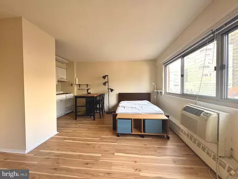 2101 Chestnut St #607, Philadelphia, PA 19103