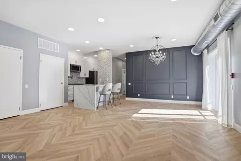 182 00 Gay St #1101, Philadelphia, PA 19128