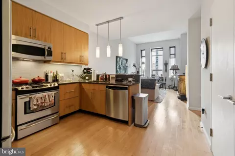 1425 Locust St #16E, Philadelphia, PA 19102