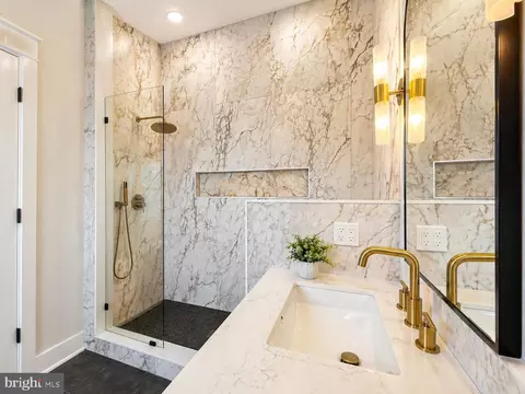714 Earp St, Philadelphia, PA 19147