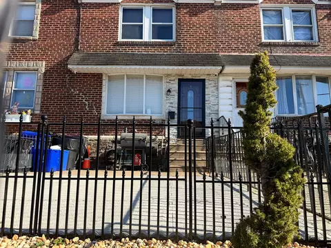 5705 Tackawanna St, Philadelphia, PA 19135