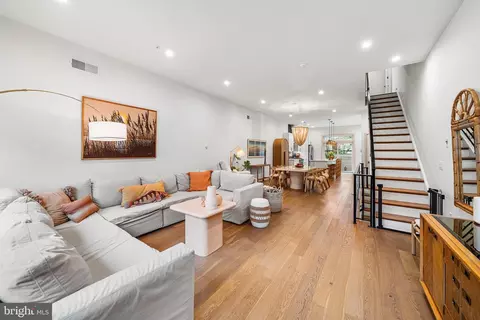 1117 Earl St, Philadelphia, PA 19125