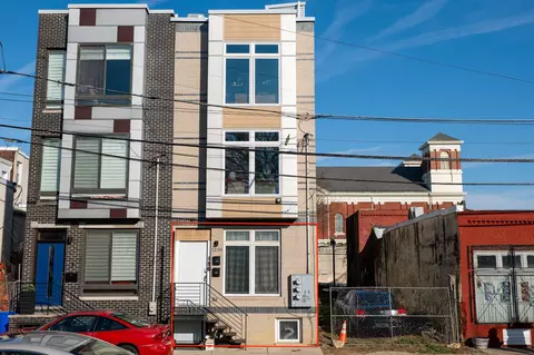 1239 N 19th St #1, Philadelphia, PA 19121