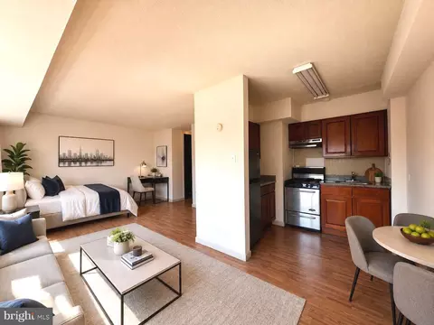 2101 Chestnut St #1807, Philadelphia, PA 19103