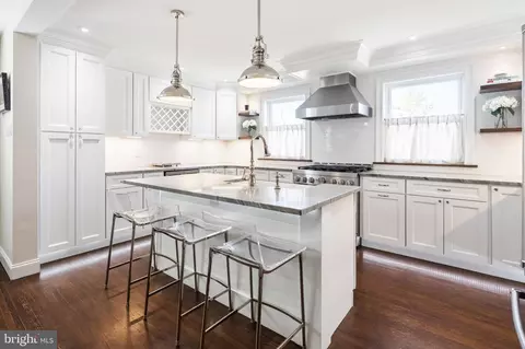7529 Valley Ave, Philadelphia, PA 19128