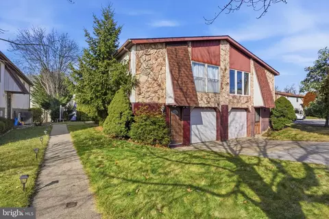 10232 Rubin Ln, Philadelphia, PA 19116
