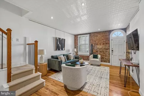 721 S 3rd St, Philadelphia, PA 19147