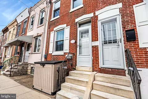 3120 Almond St, Philadelphia, PA 19134