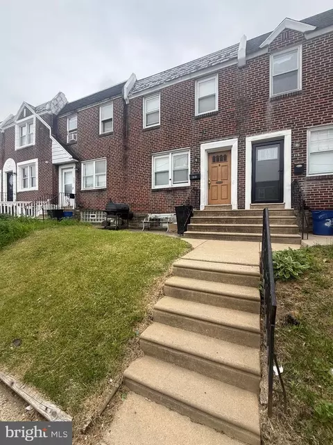 218 Stearly St, Philadelphia, PA 19111