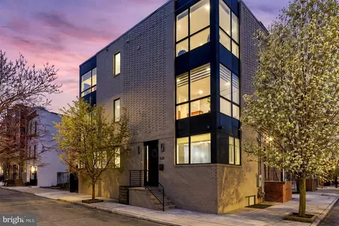 1628 Fitzwater St, Philadelphia, PA 19146