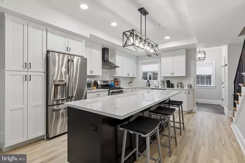 216 Wendover St, Philadelphia, PA 19128