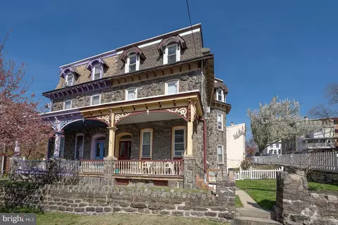 129 Sumac St, Philadelphia, PA 19128
