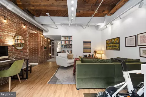 301 00 Race St #C002, Philadelphia, PA 19106