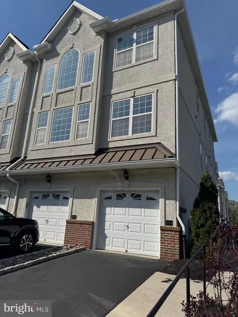 2103 00 Verona Dr, Philadelphia, PA 19145