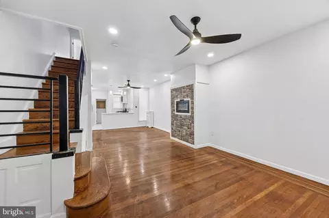 5648 00 Broomall St, Philadelphia, PA 19143