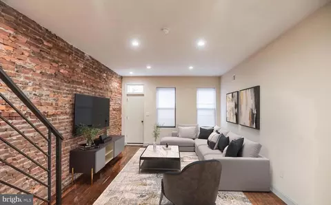 2046 E Stella St, Philadelphia, PA 19134