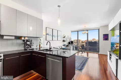 2101 Market St #908, Philadelphia, PA 19103