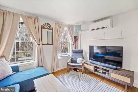 124 Catharine St #D, Philadelphia, PA 19147