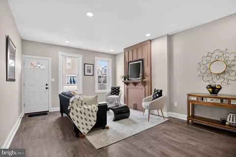 2014 Moore St, Philadelphia, PA 19145