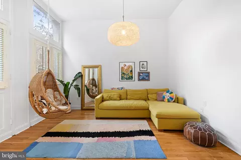 210 Church St #1J, Philadelphia, PA 19106