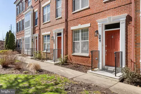 203 Surgeon Generals Ct, Philadelphia, PA 19146