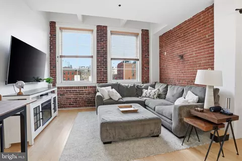 315 New St #317, Philadelphia, PA 19106