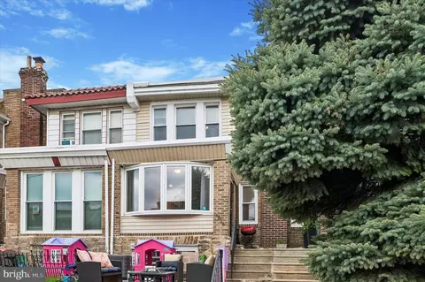 6518 N Bouvier St, Philadelphia, PA 19126