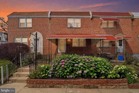603 Green Ln, Philadelphia, PA 19128