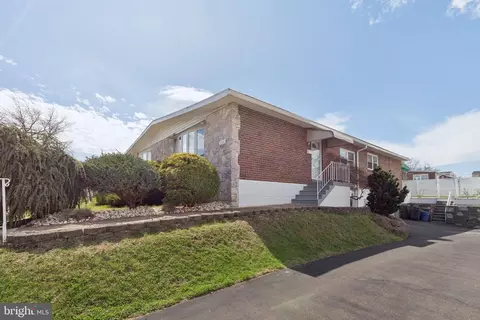 1928 Kentwood St, Philadelphia, PA 19116
