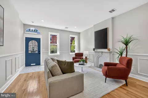 2303 Saint Albans St, Philadelphia, PA 19146