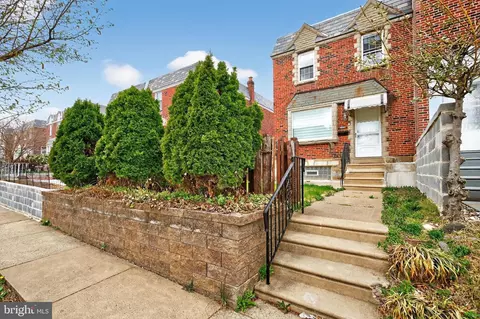 7436 Belden St, Philadelphia, PA 19111