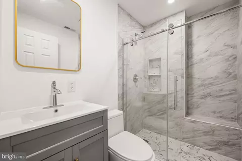 2103 S Daggett St, Philadelphia, PA 19142