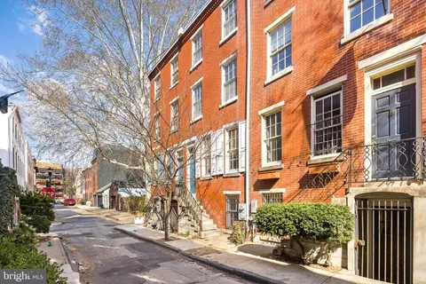 1923 Waverly St, Philadelphia, PA 19146