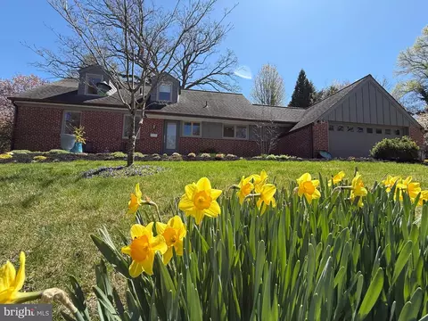 8862 Norwood Ave, Philadelphia, PA 19118