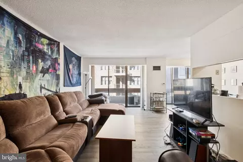 1326 42 Spruce St #703, Philadelphia, PA 19107
