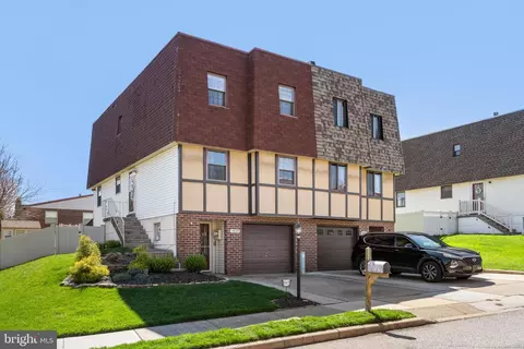 15127 Kovats Dr, Philadelphia, PA 19116