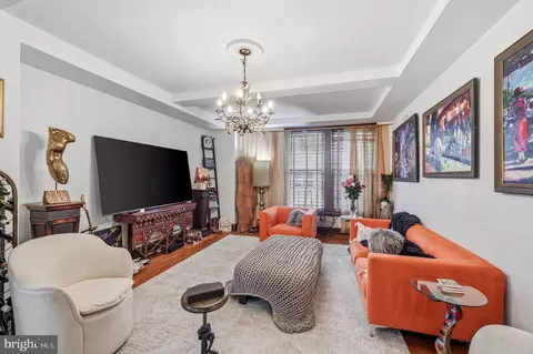 1901 Walnut St #6F, Philadelphia, PA 19103