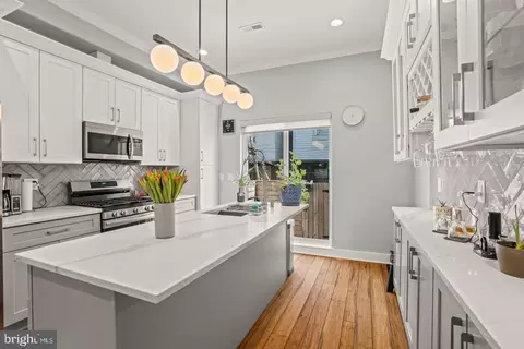 1751 S Taylor St, Philadelphia, PA 19145